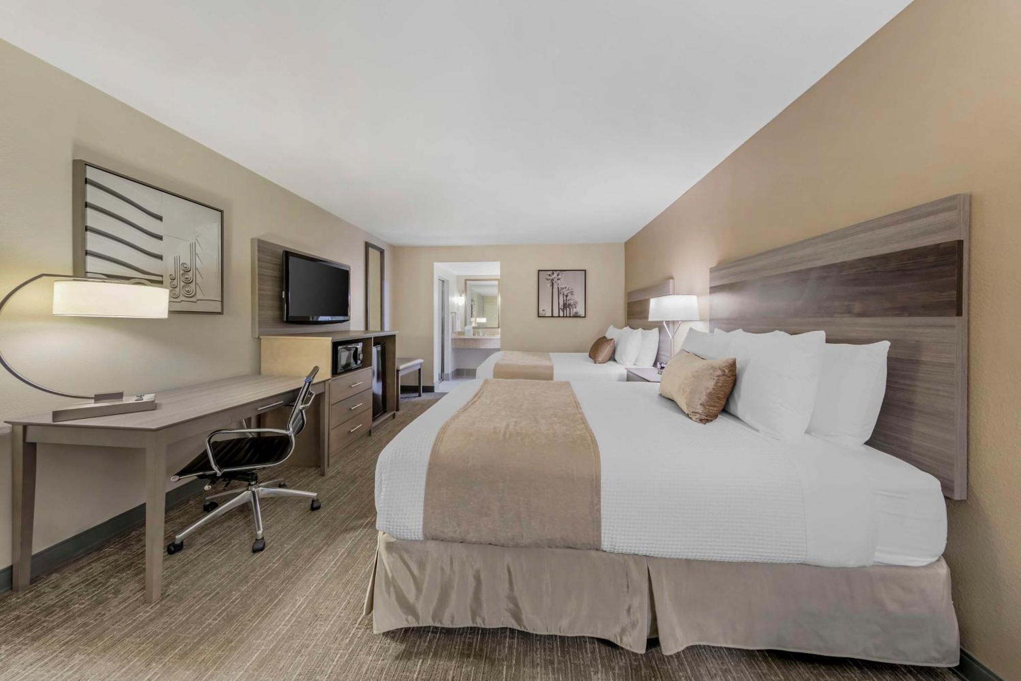 Best Western Plus Executive Inn Роленд-Хайтс Экстерьер фото